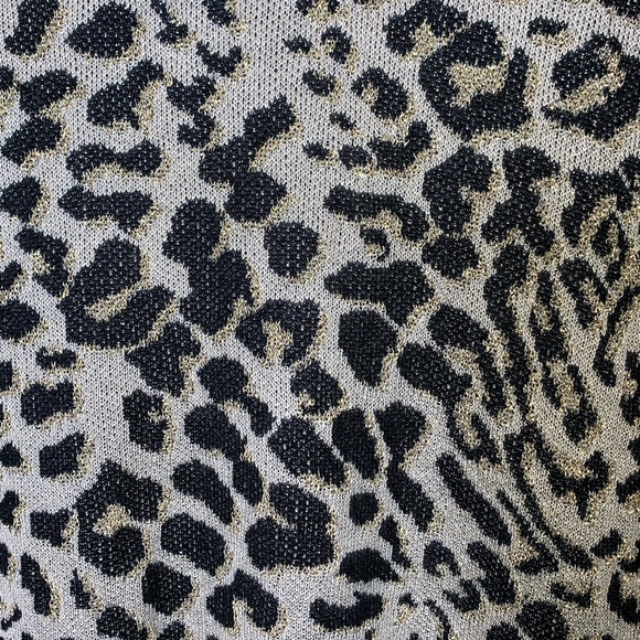Leopard print sweater with gold accents - Picture 3 of 4